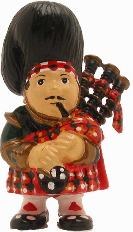 Figurine - Scotsman Red Dress