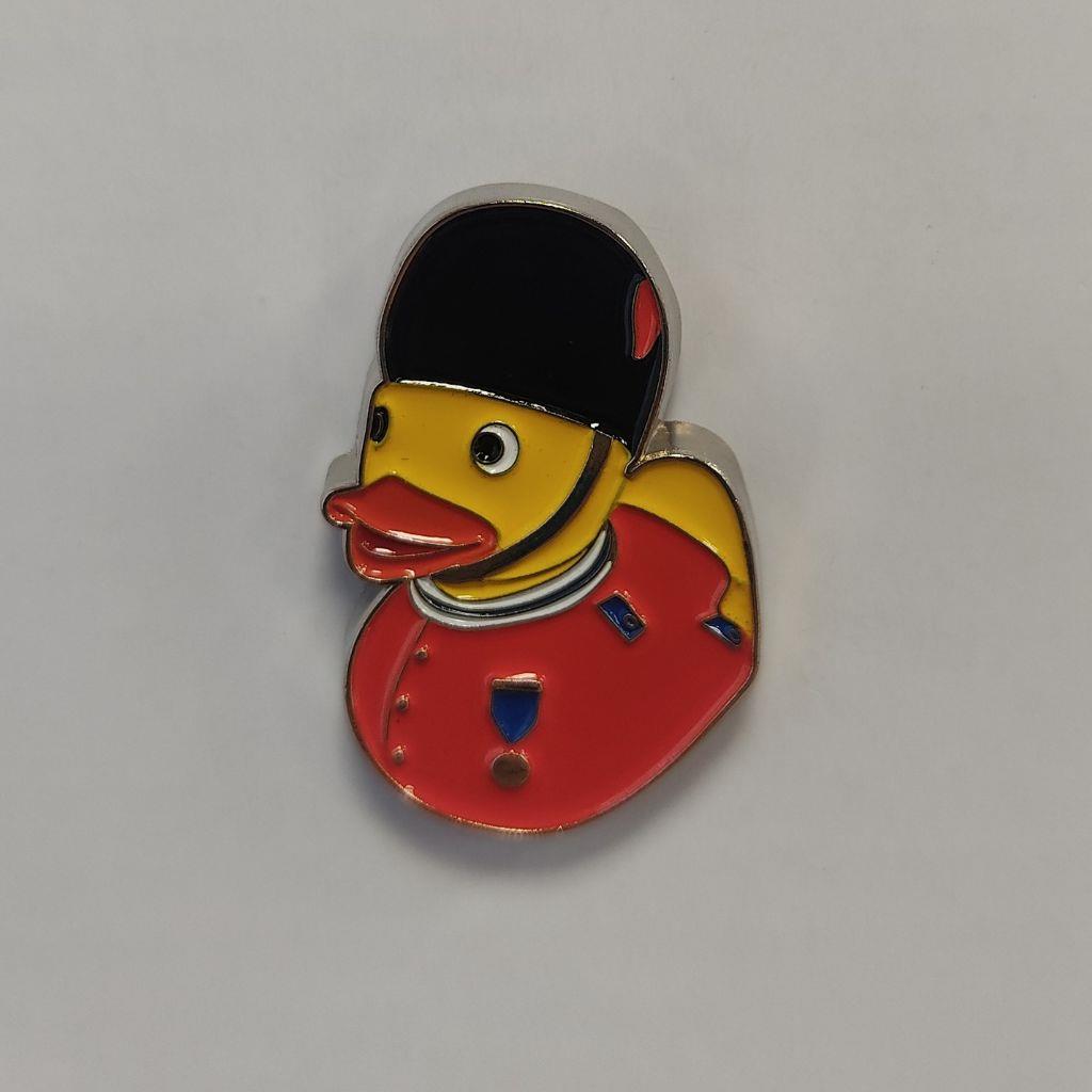 Pin Guardsman Duck